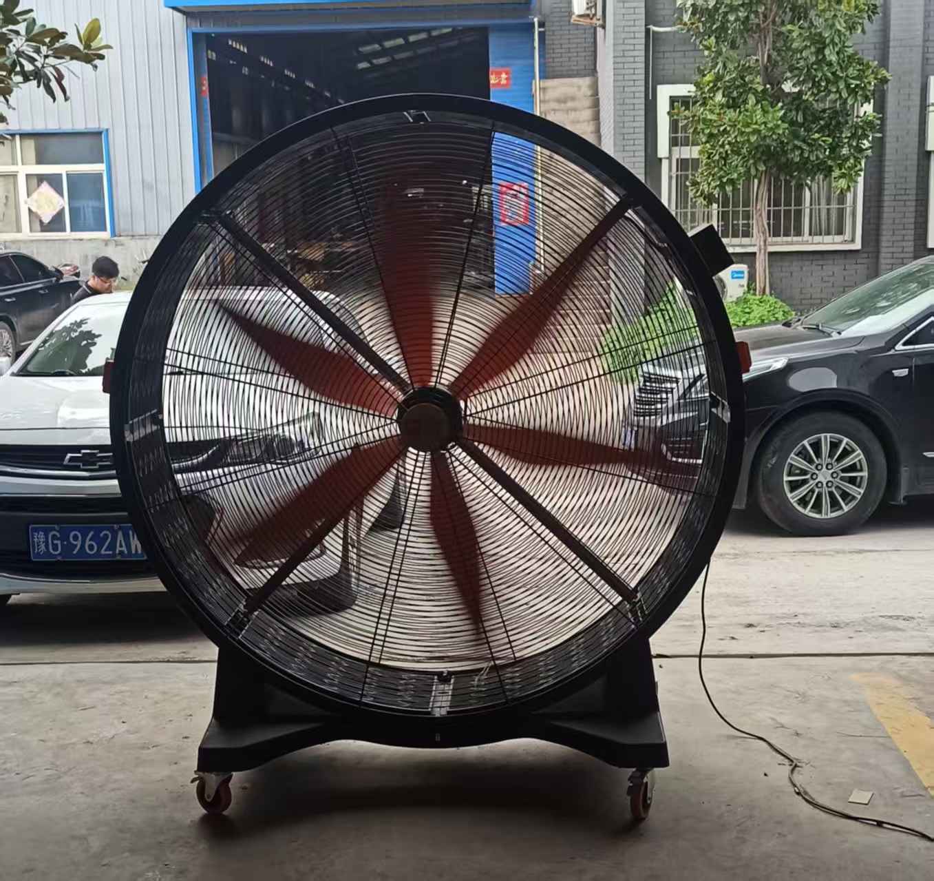 戰(zhàn)高溫，送清涼